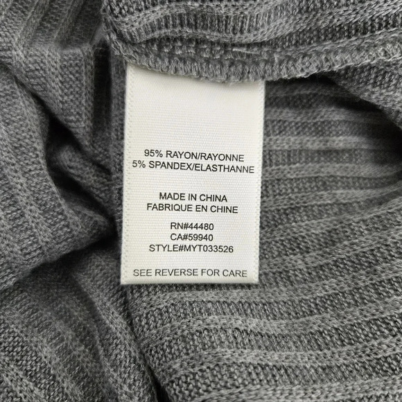 Tinsel Shirt Gray Long Sleeve Rib Knit Button Up V Neck Top Petite - Picture 7 of 8